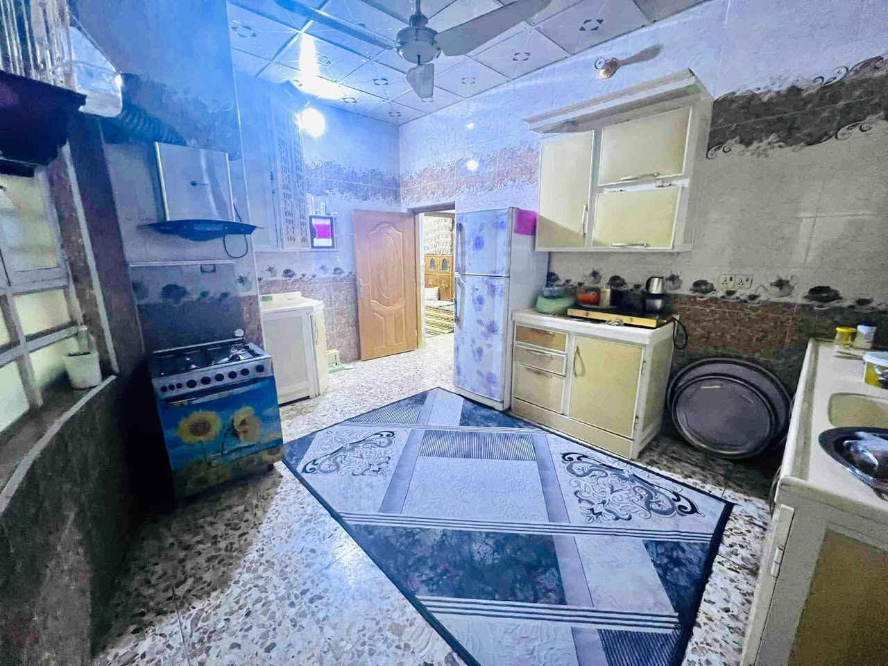 بيت للبيع يحتوي
غرفتين وصاله واستقبال ومطبخ وتخاريج خارجيه وداخليه
بناء درجه اولى صب كونكريت مساحه 100متر
موقع البيت حي السهيليه (الجماعه ) قرب مقر السرايا الجديد
قرب ع شارع العام 100 متر 
السعر 65 بي مجال قليل
الاستفسار مراسله الصفحه او الاتصال ع هذا الرقم 
 واتساب فقط هذا الرقم*********** 

‭0789 038 8039‬
