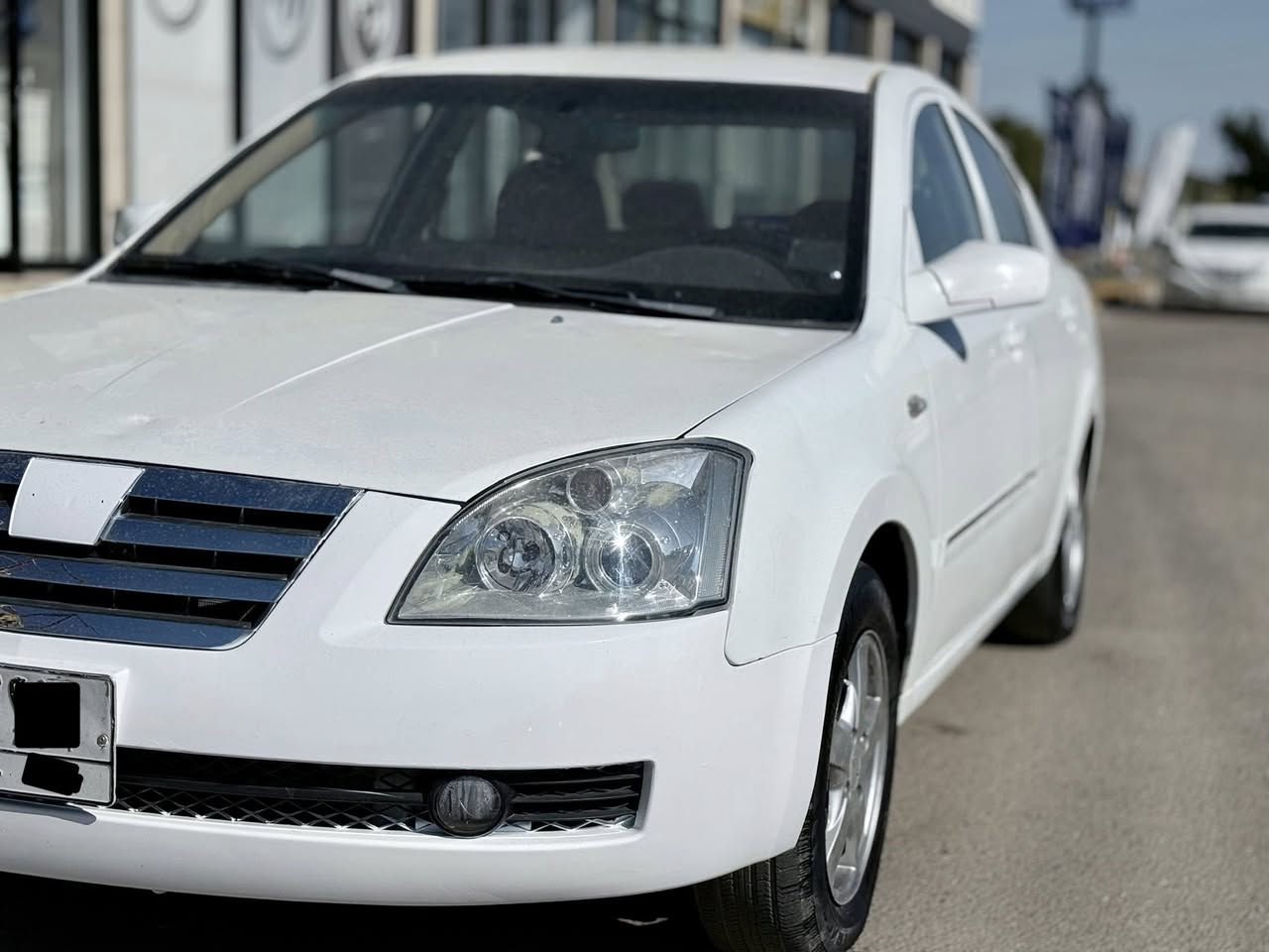 عيوني شيري A5 السيارة موديلها ٢٠١٠ السيارة ماشية ١٤٠ حقيقي على ايدي اروح بيها للكلية وارجع شما اكول عنها جديدة قليل بحقها سيارة قوية واعتمادية
حدادة سويتها كلها قبل فترة بسيطة مكينة وكير مكفولات اي خلل مابيهن غرفة جديدة
رقم مشروع وطني مداور باي مكان واني مكاني نجف
شاشة اندرويد تبريد خلفي كشاف ضباب حساس خلفي تحكم ستيرن اربعة دسك اي بي اس وباقي المواصفات 
فقط الجاملغ العكس السايق بي رش الباقي مكفول 
سعرها ٥٣ ورقمي ***********
