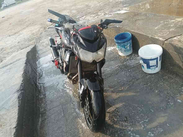 بطح كاوسكي  محرك750 اصولي موديل 2010 محدثه 2016مكان النجف السعر 25وبيها مجال ***********
