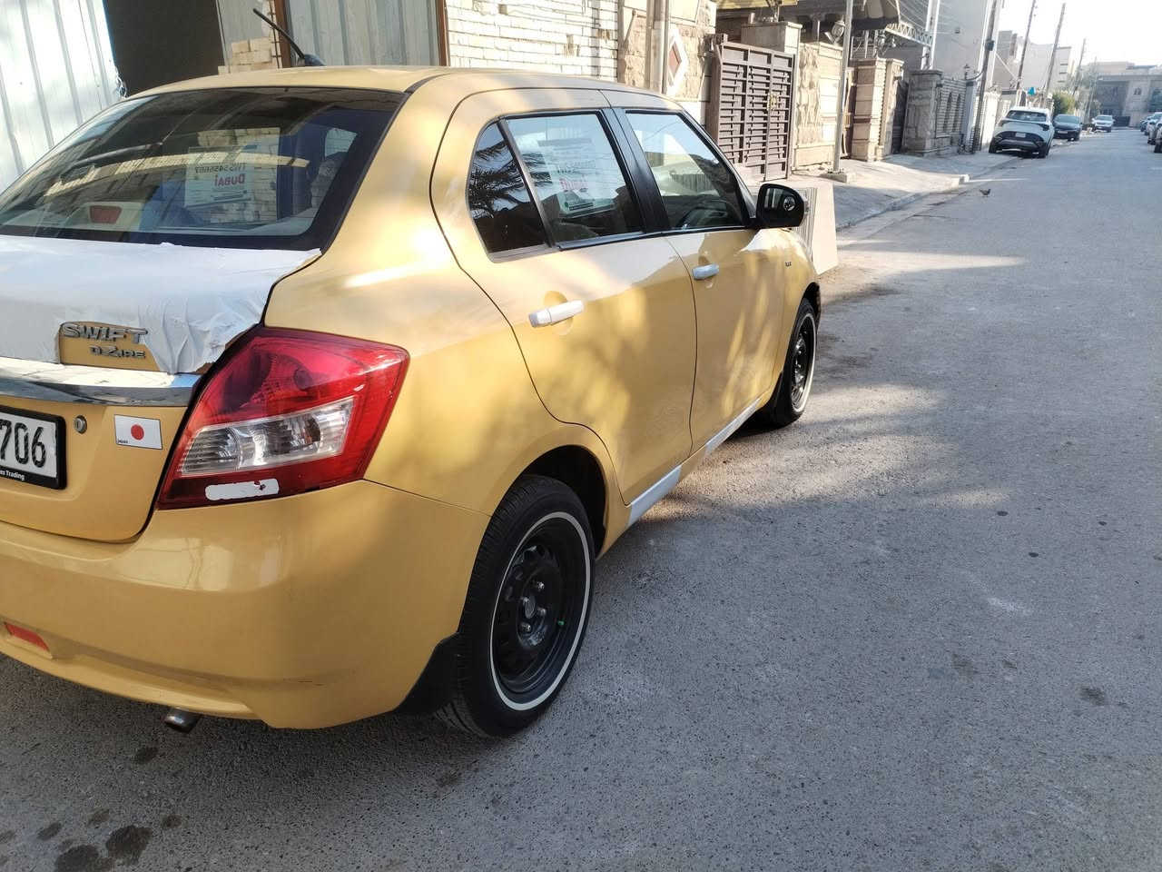 السلام عليكم
سازوكي سويفت موديل 2014
محرك 1200 
4 سلندر
تخم تاير جديد
صدر امامي وخلفي ودبلات واذاين كلهن جدد
دوشمة كشنات درجة اولى
شاشة وكامرا خلفية
داش كام امامي وداخل السيارة
تبريد شغال
كهربائيات كلهة شغالة
لايت زينون عالي ناصي
تحكم ستيرن
الداخل نظافة 95%
الخارج نظافة 85%
العداد 221 الف كيلو
رقم الدولي الرقم الجديد
مصفرة هيئة
نقص السيارة فقط ولف حماوة
السعر  69$ وبيهة مجال جدا قليل حق العملة
للاستفسار اتصال او واتس
***********
