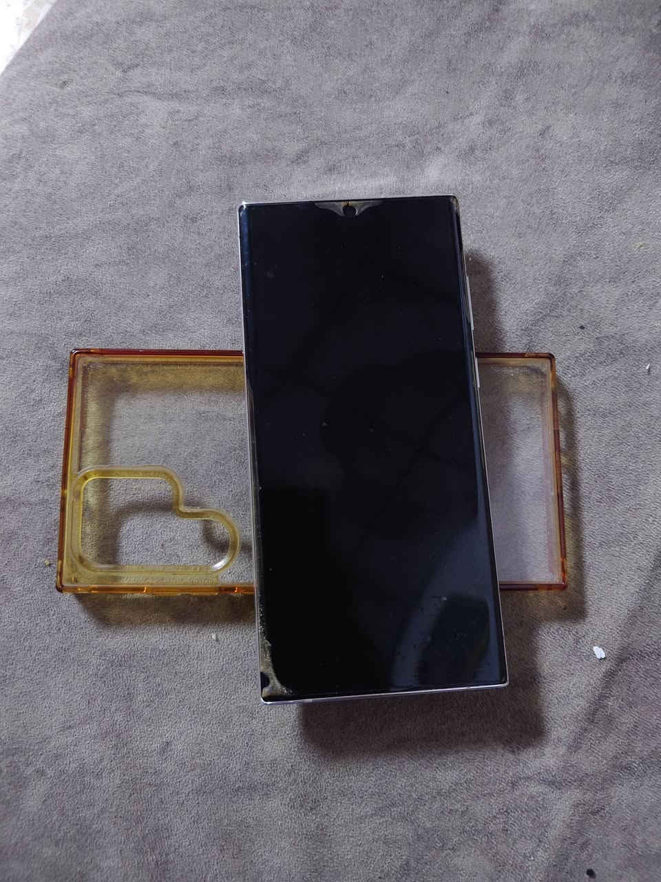 السلام عليكم 

جهاز سامسونغ s22 ultra 

نسخه الامريكيه

مستخدم استخدام عادي تصفح فقط

ذاكره 128 عشوائي 8

مواصفاته معروفه ماحاجه اذكرهن 

الجهاز كفاله عامه 

سعر الجهاز 550 وبي مجال قليل

مكاني بغداد تقاطع النهروان

رقمي ***********
