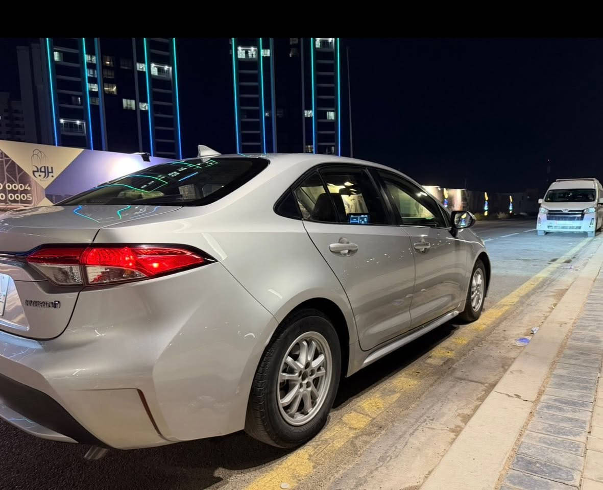 ⸻
🚗 للبيع كورلا 2022 هايبرد ياباني – فرصة 

كورلا 2022 هايبرد ياباني
ماشية 95 ألف كم
اقتصادية جداً بالبنزين
حالة ممتازة ونظيفة
صبغ أصلي
جاهزة للفحص بأي مكان
استعمال شخصي

💰 السعر: 145
📉 بيها مجال بسيط

📍 الموقع: بغداد – حي الجهاد
📞 الاتصال / واتساب: ***********
