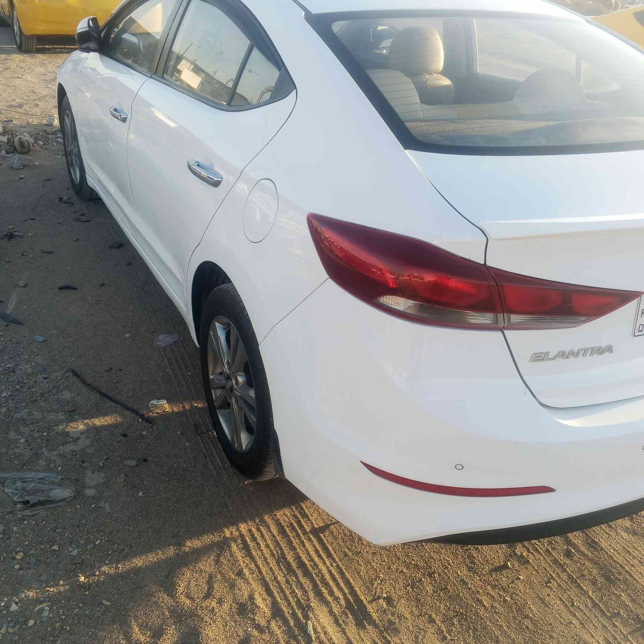 النترا موديل ٢٠١٧رقم واسط دولي خليجي فول مواصفات فتحه بالسقف شاشه كامره تحكمات استيرن دواخل بيجي مكينه ٢٠٠٠كير اوتماتيك مري شفط تخم تاير جديد تبريد حداديه جاهزه بدون حادث فقط اشويه صبغ فوك الدوسه اليسره صاعد على البابتين شبر والدوسه ثانيه نص رش فقط سياره ماشيه اقل 141الف بسمنه تحويل مباشر سعر البيع 135ورقه وبيها اشويه مجال***********
