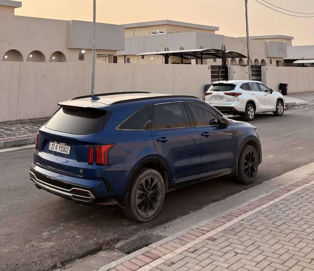 🚘 للبيع كيا سورينتو 2022 SX Prestige VIP 🚘  
🔥 أعلى فئة / سبورت بلاك ادشن / وارد أمريكي / نظيفة جداً / مكفولة من الدعامية للدعامية
مرقمة أربيل باسمي 
شعار أسود + ويل كب أسود + شكل رياضي كلشي بيها اسود 

✅ محرك 2.5 تيربو نشط اكثر من ال6 🔥  
✅ دفع رباعي AWD  
✅ كير 8 سرعات  
✅ 7 راكب  
✅ سقف بانوراما  
✅ أوضاع قيادة متعددة  
✅ نظام نزول منحدرات  
✅ شاشة عدادات ديجيتال  
✅ شاشة كبيرة  
✅ رادارات أمامية وخلفية وجانبية  
✅ كاميرات نقطة عمياء  
✅ الحفاظ على المسار  
✅ قيادة شبه ذاتية  
✅ توقف تلقائي أمامي وخلفي  
✅ شفتات كير على الستيرن  
✅ شحن لاسلكي  
✅ سايد بريك إلكتروني  
✅ أوتو هولد  
✅ تدفئة ستيرن  
✅ كراسي كهربائية  
✅ تدفئة للمقاعد الأمامية  
✅ تدفئة للمقاعد الخلفية  
✅ سماعات BOSE  
✅ مرايا تعتيم تلقائي  
✅ إشارة بالمرايا  
✅ إنارة LED / عدسات  
✅ منافذ USB وشحن للركاب  
✅ كراسي خلفية VIP منفصلة
السعر 280 / للتواصل
***********
***********
