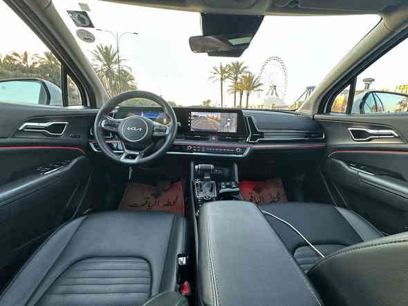 سبورتاج موديل 2023  مرقم بغداد  فئة sx برستيج الفول مواصفات الحجم لارج 
اللون ابيض 
وارد امريكي حادث خفيف جدا فقط جاملغ و شويه من الباب السايق صبغ 
بدون شاصي بدون اير باك بدون لغد 

مواصفاتها :-السيارة ماشية 57  جاية من امريكا ماشية 44 
1. محرك 2500 
2. كير 8 نمر 
4. بانوراما
5. بصمة : تشغيل - ابواب - صندوك
6. صندوث كهرباء
7. شاشة كبيرة على طول  الدشبول تدعم  ابل كاربلاي واندرويد اوتو وفول تحكمات
8. كيجات الكترونية متغيرة حسب الوضعيات
9. انظمة القيادة : سبورت - سمارت - نورمال
10. كشنات كهرباء فول 
11. كراسي كهرباء فول تحكم مع كشن امامي متحرك عند النزول اوتماتيك
12. اضواء ترحيب عند الاقتراب مع ترحيب داخلي عند الصعود او المغادرة
13. شحن وايرليس
14. منافذ تايب سي عدد 3 مع 2 في الكشنات ومنفذ يو اس بي ومنفذ جداحة
15. هاند بريك بصمة
16. اوتو هولد
17. كاميرات 360 مع بالاشارات الجانبية مع وضعيات مختلفة للكاميرات
18. فول رادارات امامية وخلفية وجانبية . نقطة عمياء وحساسات امامية خلفية 
19. تحديد مسار ذكي
20. قيادة ألية ذكية
21. نقطة عمياء
22. كروز سرعة
23. تدفئة كشنات 
24. سستم صوت هارمن 
26. خزن كشن سائق ميموري وضعيتان
27. ويل كب حجم 19 وحساس اطار ،        
28. اشاير بالمري
29. تشغيل عن بعد
30. شاشة لمس متغيرة لتحكم الميديا او لتبريد
31. ستيرن فول تحكمات
32. السيارة 2 ويل يعني المرغوب بل سوك 
33. اللوان متغير للدشبول و ابواب السيارة
المكان بغداد 
***********
