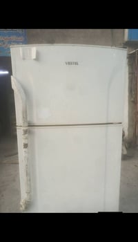 ثلاجه البيع بسعر مناسب 07853614938 واتساب