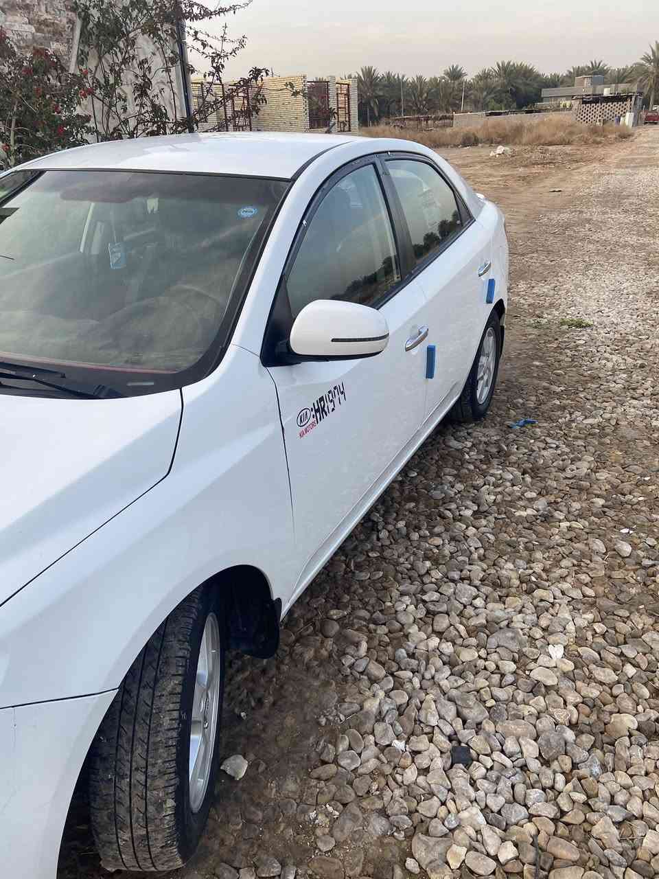 سلام عليكم سيراتو 12بسمي لسياره بيهه قطعه وحده وبارد قليل بل جاملغ لخلفي سيارحه حلوه ونضيفه مال بيت ع ايد وحده  صدر جديد تخم تاير جديد دوشمه جديده كهربايات كلهه شغاله اي نقص مابيه تريد تحويل تريد وكاله اشاير مري شتاشه اصليه كير محرك جدد ما مفتوحات ولا ملعوب بيهن *********** مكاني صويره
