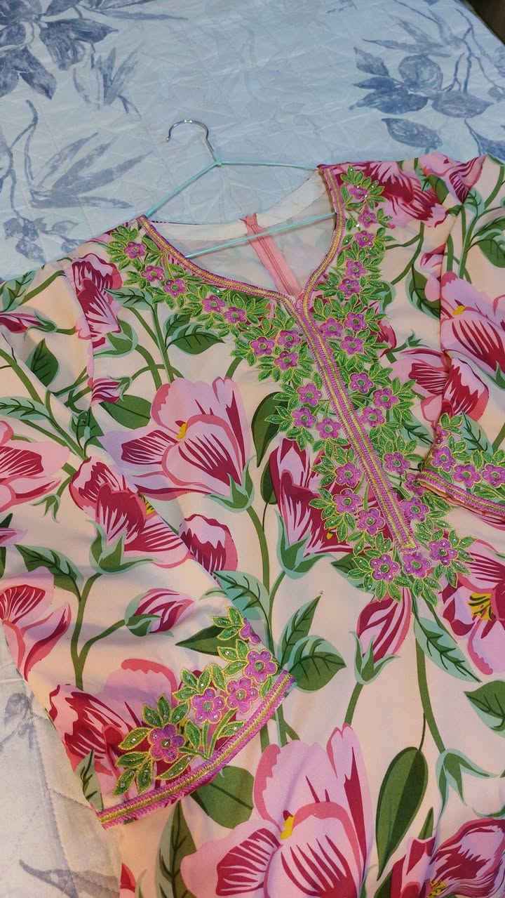 ب 10 الاف فقط 🔥🔥💗✨✨✨✨
للحجز خاص
يوجد توصيل داخل هيت ولجميع ألمحافظات
#اكسبلور
#هيت
#عبايات
#مخاور
#دراعات


**إذا كنت صاحب هذا الإعلان وتريد حذفه لأي سبب، رجاءا أرسل رسالة إلى الدعم الفني**