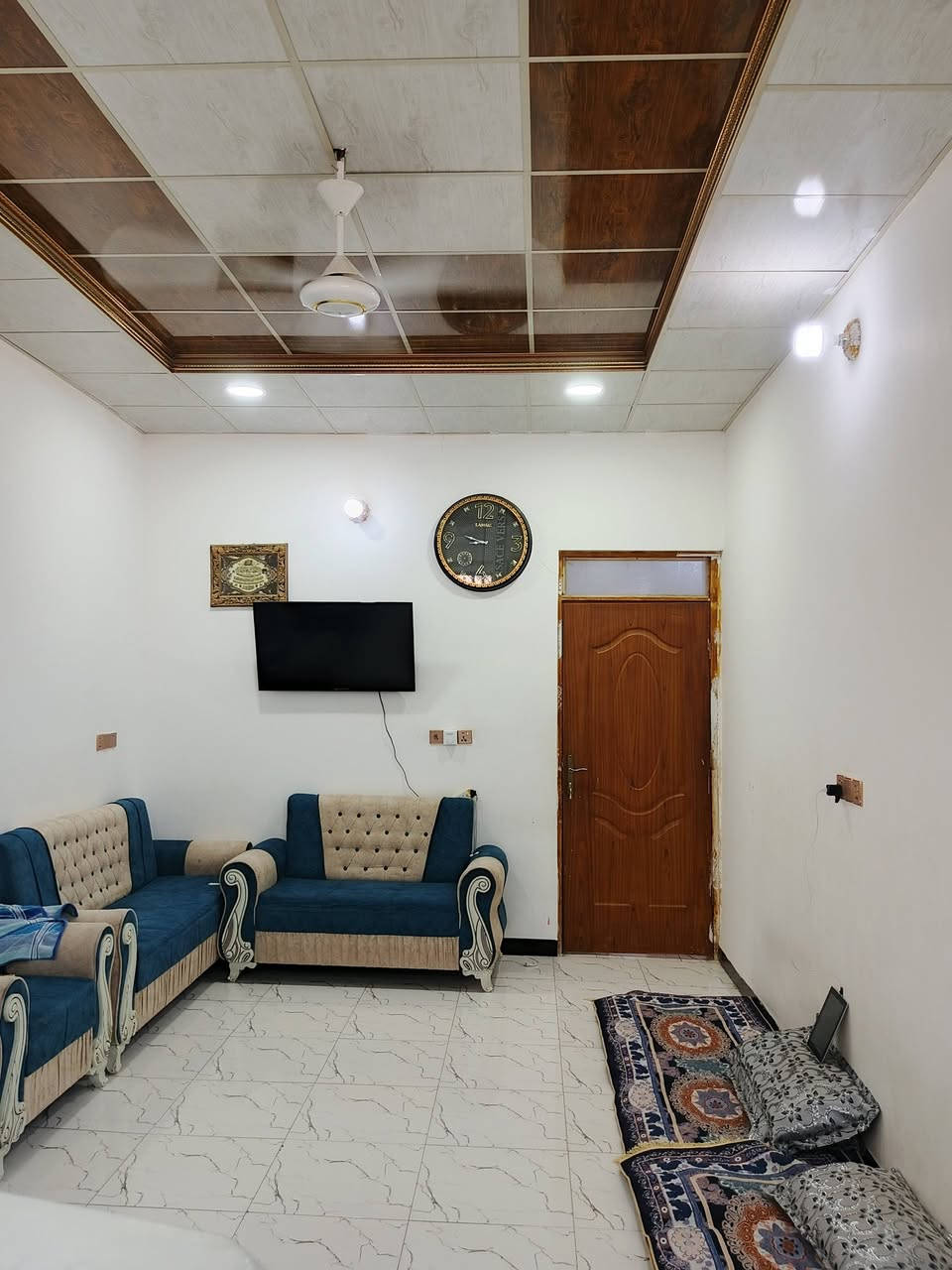 السلام عليكم العقار للبيع مساحه 150 . متر المكان حي المثنى خلف الخضراء خلف مدرسه ابطال العروبه 4 غرف للاستفسار . ***********
