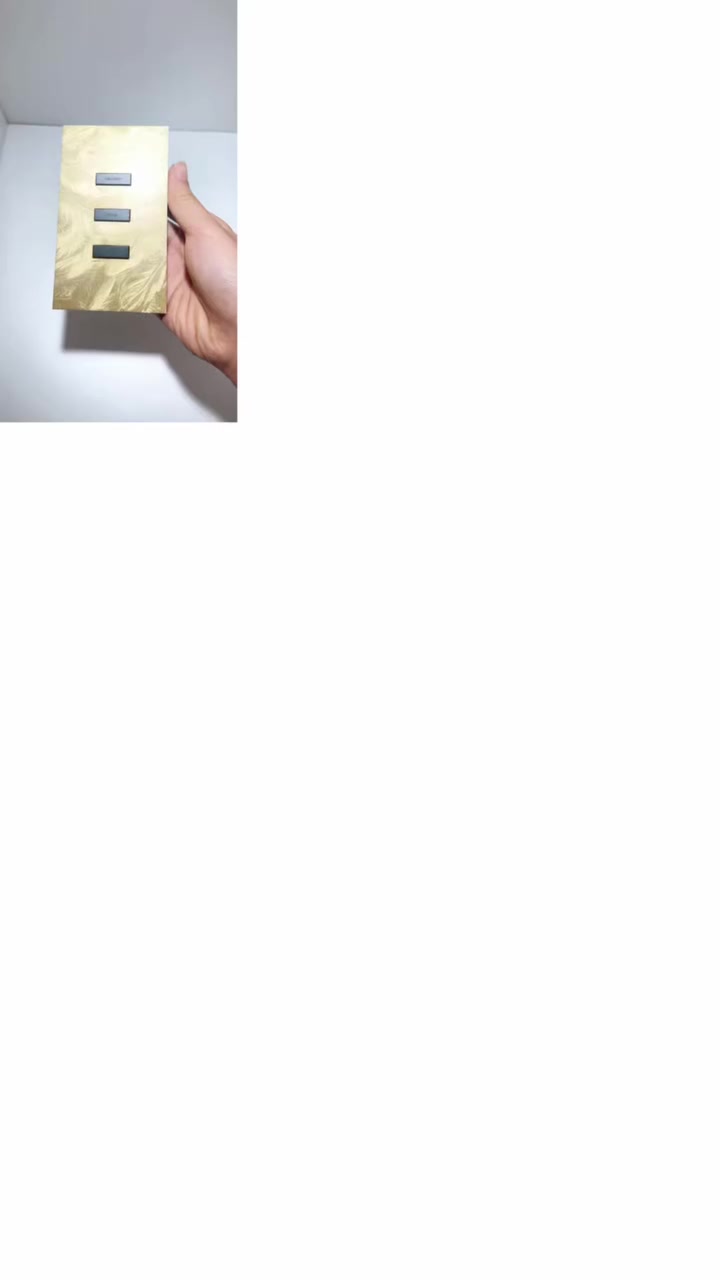 لا تختَر مفتاحاً عادياً… اختَر تجربة ذكية.
لوحة تحكم ذكية بلمسة Dune Gold الفاخرة من life smart
تصميم أنيق ينسجم مع أرقى الديكورات ويمنح مساحتك طابعاً راقياً.
 بلمسة واحدة تتحكم في الإضاءة، المشاهد الذكية، الستائر، وربط كامل مع نظام المنزل الذكي.
تواصلوا معنا من اجل تحويل منازلكم لتحفة فنية 
تخطيط و تنفيذ واشراف  من خلال الارقام 
📍 بغداد – الكرخ
📞 *********** | ***********

📍 البصرة – المناوي باشا
📞 *********** | ***********
🔁 شارك الذكاء… وانشر الفخامة.
إذا تهتم بالبيوت الذكية والفخامة العصرية، شارك المنشور وخلي غيرك يكتشف مستوى جديد من الراحة والتحكم.

SMARTY | تقنية تحمي، وذكاء يدير.

#Smarty #SmartLuxury #BuildingAutomation #تحكم_بالأبنية #ذكاء_يُحَس
#Smarty #SmartLuxury #BuildingAutomation #تحكم_بالأبنية #ذكاء_يُحَس
