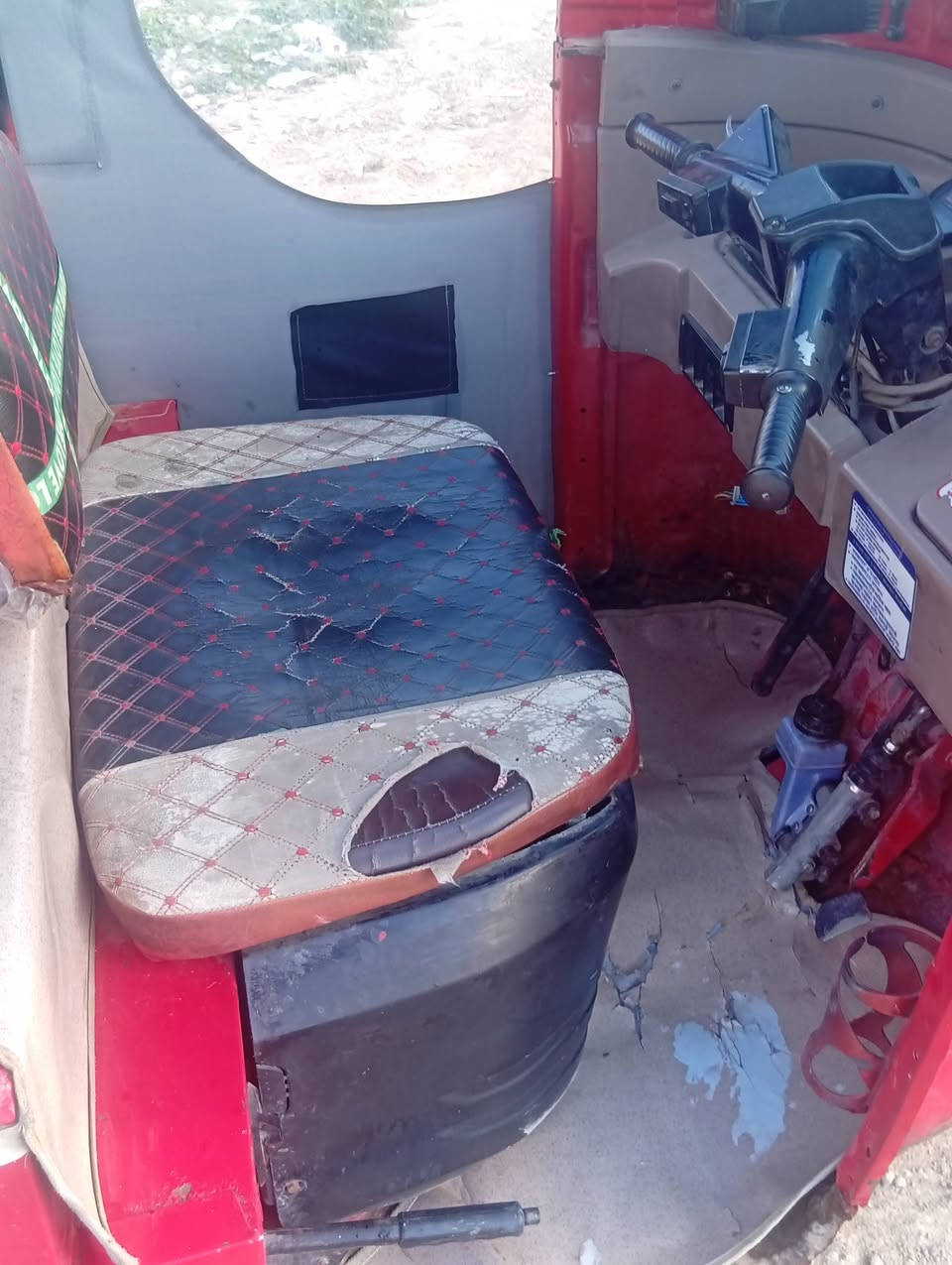 تكتك البيع موديل 18 سعر 4700 و بيهة  مجال مكان ديالى خان بني سعد الرقم ***********
