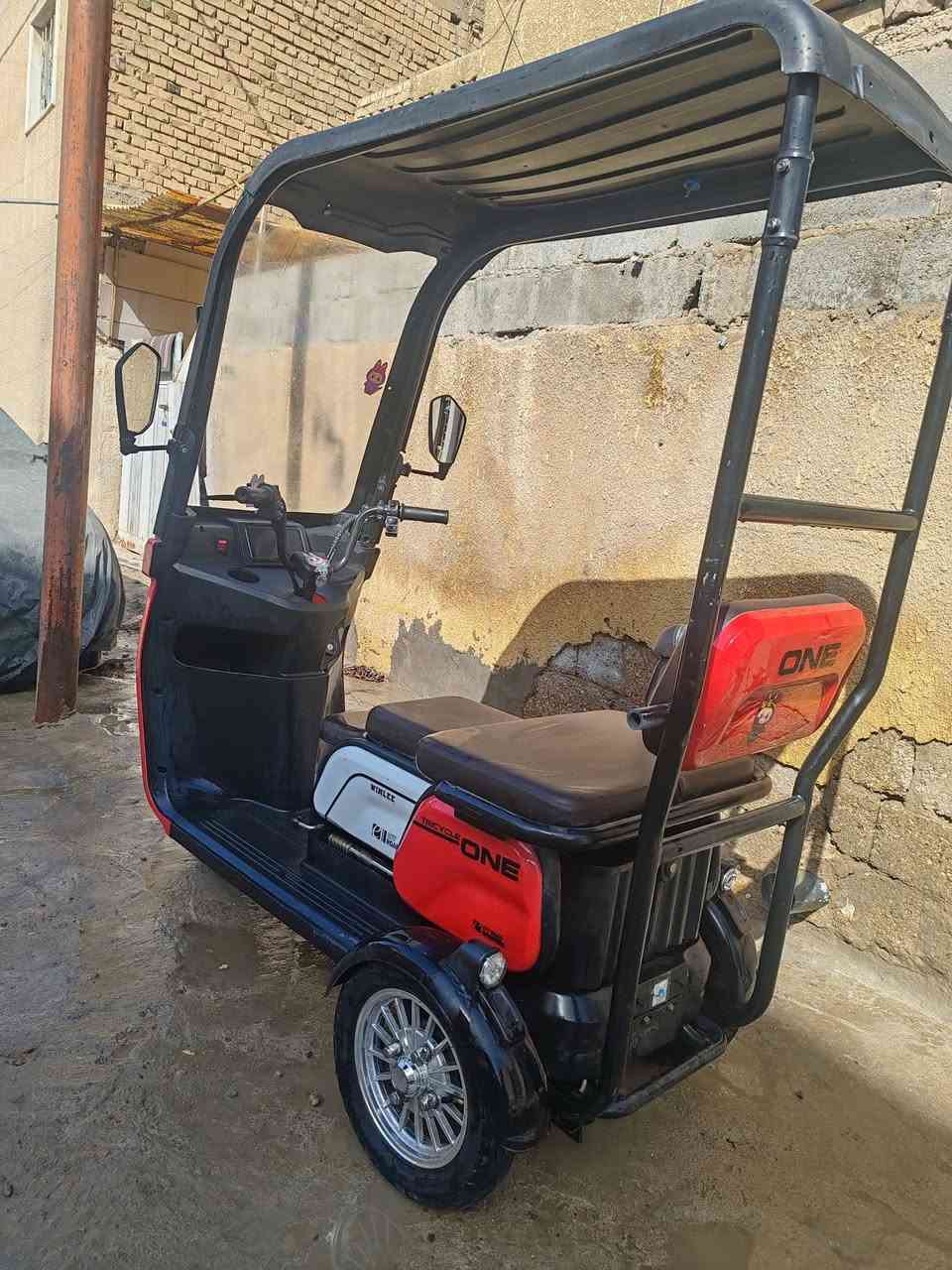 بيع او مراوس حسب القناعه
السعر المطلوب 800الف🔥 
دراجه شحن سرعه 60 
سرعتين بطيئ.وسريع وبيه بك 
الشحنه تمشيك 70كيلو 
بطاريات جدد كلها شغاله هورن لايتات زنون اشاير يمنه يسرة 
قفال وسايد بريك  وصندوك خلفي جوة الكشن جبير بريك خلفي بل رجل وبل ايد يعني ثنين وبريك امامي ويل كب يعني انسه البنجر
مكفوله من باب البيت تاخذ 
شاحنه وياها وشحن سريع 
مكاني بغداد البياع الشهداء
مقابيل مطعم البديري 
***********
