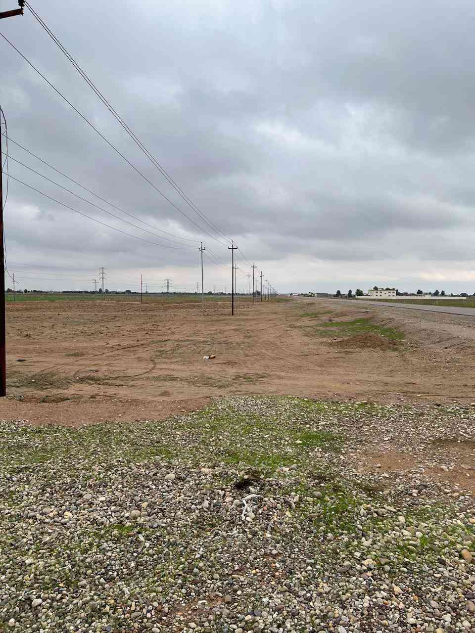 السلام عليكم
أرض زراعية للبيع 🔹
📍 مباشر على شارع الدوز
📐 المساحة: 7 دوانم
📏 الوجه: 140 م
📏 النزال: 100 م
تحتوي على:
هيكل بناء غير مصبوب
عدد 9 محلات مأجرة حالياً (دخل ثابت)
محولة كهرباء خاصة بالأرض والمحلات
📞 للتواصل: على الارقام 
***********
***********
