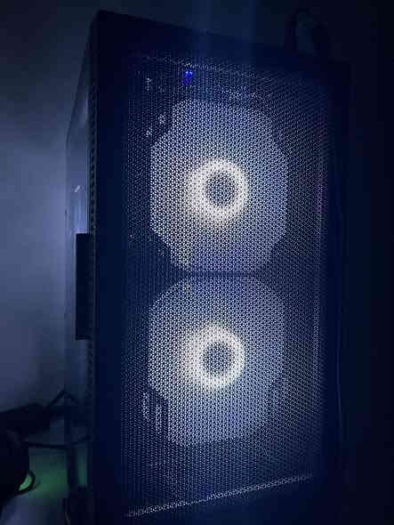 CPU : r5 5500
CPU COOLER : SNOWMAN MT620
GPU : RTX 3060 12gb
M.B : Gigabyte B550M Aorus Elite
RAM : T FORCE 2x8GB 3600mhz
M.2 : Samsung 990 pro 1TB
Psu : 650w bronze
Case : Antec NX410 V2
شاشة:
‏MSI G274QPF E2 (2k 1ms 180hz IPS 27 inch 
تواصل : *********** مكان بغداد
