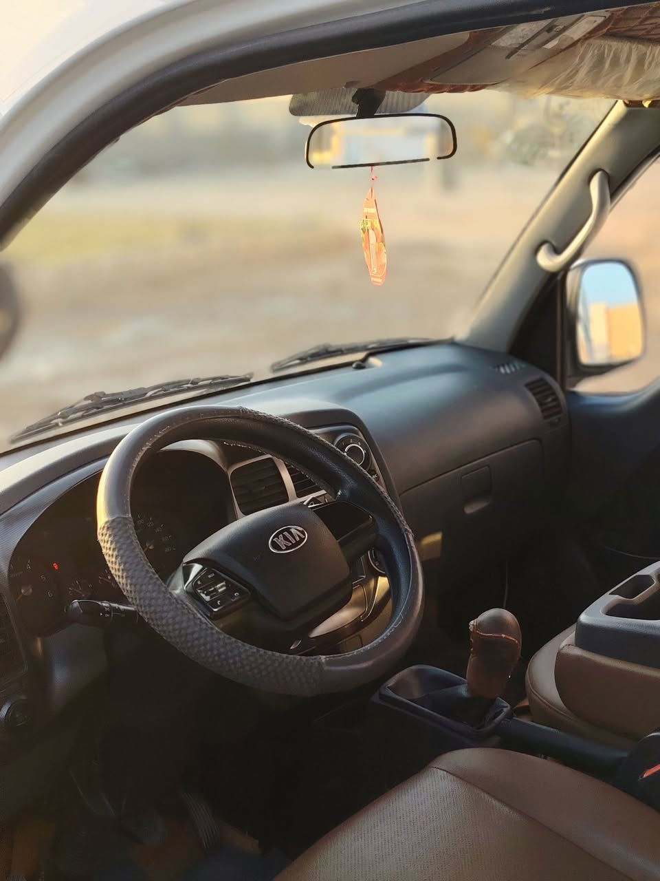 السلام عليكم
كيا حمل للبيع موديل 2022 رقم كركوك وسنويه لل 30 دولي 
محرك شركه ما مفتوح شرط بدوون تنقيص
سياره جاهزه 
 كامره وشاشه بلادي 
سعر145$
 وبي مجال يرهم مراوس بموديل اقل 
مو شراي لاتتصل رجاءن  
عنوان كركوك الحويجه 
*********** 
***********
