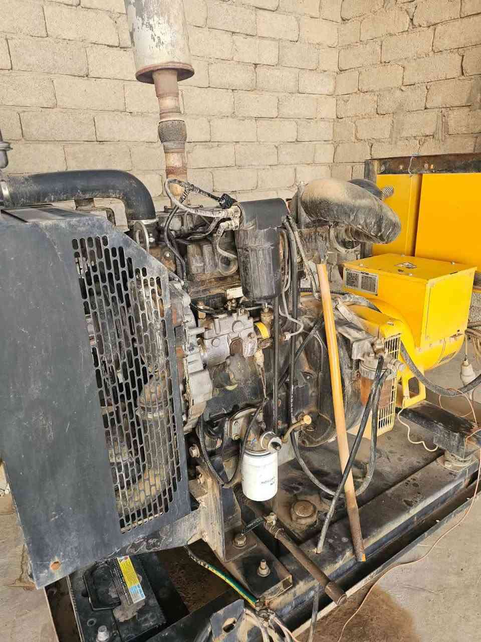 مولد بيركنز 3 سلندر انكليزي اصلي 30 كيفي توليد فرنسي لا صرف ولا بخار سعر 25 ورقه ديالى ***********
