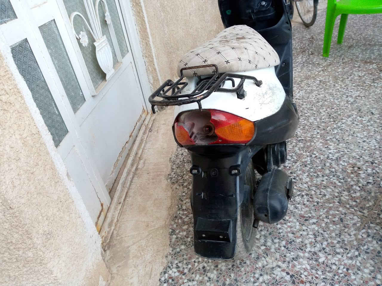 سلام عليكم دراجه بيجي تسع زروف بيع مستعجل سعر 100 قفل رقم الهاتف ***********
