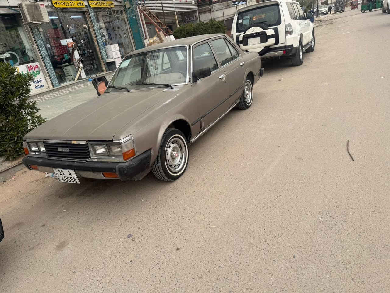 سلام عليكم كرونه موديل 1981سياره مكفوله من ضربه وصبغ مكينه وكير مكفولته تبريد دفهه شغل تخم تاير جديد صدر مامي وخلفي جديد سياره مكفوله من كلشي بلاديه كهربائي كله شغله كل نقص مابيه سياره مال جناي رقم بغداد نكليزي هزه جديد سنويه الى 30سياره تحويل مباشر بغداد بلديات وهذ رقمي ***********
