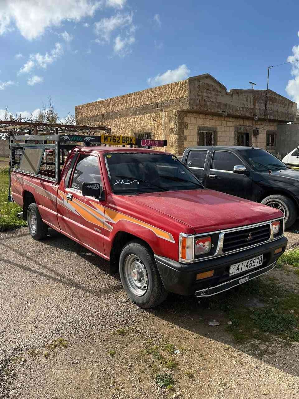 بكم ميتسوبيشي غمارة موديل 92 بحالة الشركة
ماتور 2700 ميتسوبيشي اصلي 60 وكاااااااااااااالة ✈️✈️
قير بككس وكاااااااااااااااالة 
فحصه جيد ثلاث قصعات خالي كسور شعور 
جنط الشركة وكااااااااااالة 
كوشوك جديدددددددددد
دهان 100/100 وكاااااااااااااااالة 
بور ستيرنق
هيه امامية جديدة وكاااااالة
مكنيك وكااااااااااااااااااالة مش بحاجة إلى اي صيانة 
مشيه نخب ول صاروخ موجة 🚀✈️✈️✈️✈️
البيكم من حض القناااا الله يبارك الصاحب النصيب 
الموقع المفرق مغير السرحان 
إلاتصال. 0772129772
نايف طراد السرحان. @إشارة


**إذا كنت صاحب هذا الإعلان وتريد حذفه لأي سبب، رجاءا أرسل رسالة إلى الدعم الفني**