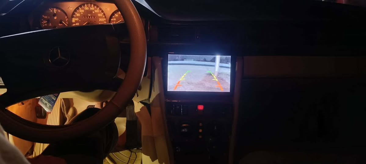 مرسيدس دب موديل 1991 اصل مكفوله من الضربه صبغ عام جماليه  محرك بلاد عنكبوت 6 سلندر  لاتنقيص ولاتبخير كهربائيات كلها شغاله تبريد شغال وشاشه وكامره سنتر لوك شغال سلايت طكتين شغال رقم كربلاء بسمي سنويه لل30 قواعد دبل نظيفه موجوده بالصور مكاني كربلاء الابراهيميه رقم ***********

السعر ٥٣ وبيها مجال بسيط
