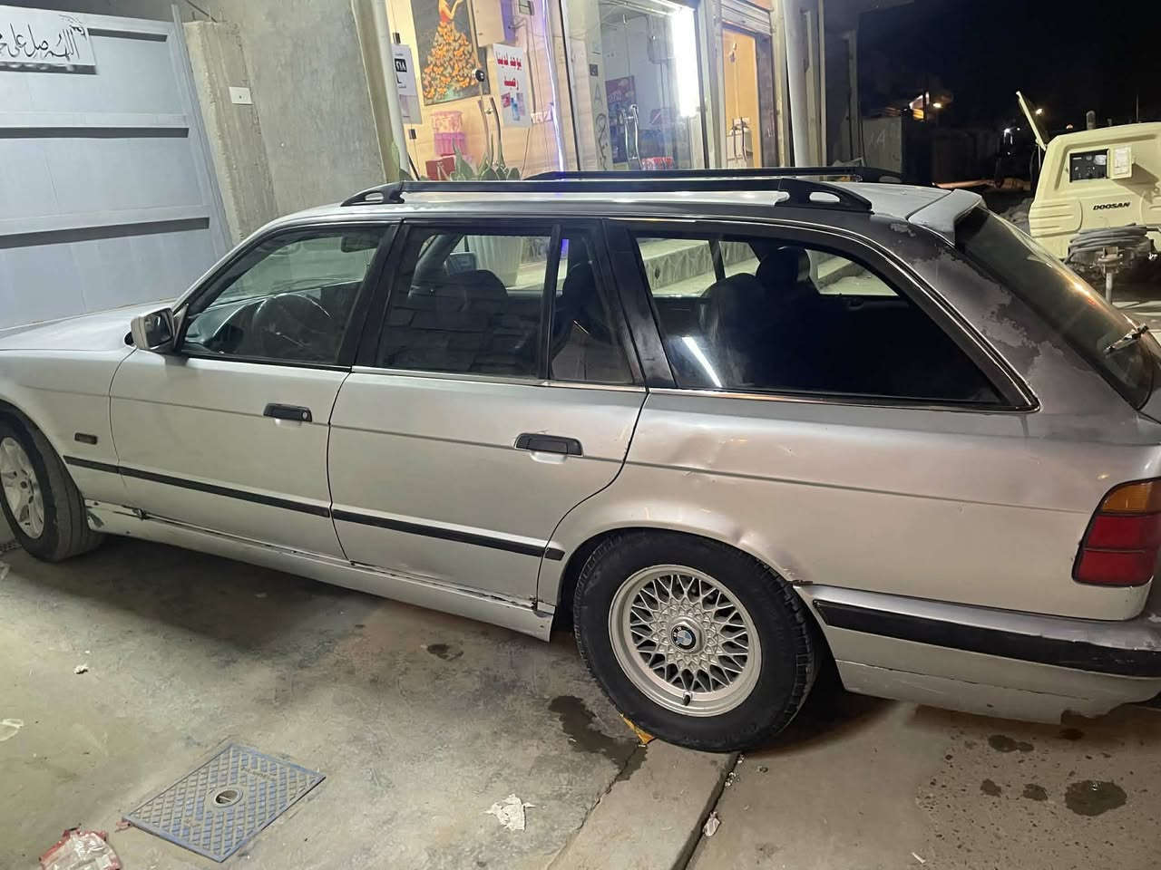 سلام عليكم بيام ٥٢٥ محرك كير عشرين حاوية ضفيرة حاوية مديل ٩١ سيارة جاهزة رقم انكليزي بسمنة كير عادي رقم بغداد مكان فلكت سلمان باك مسجل شاشة ***********
