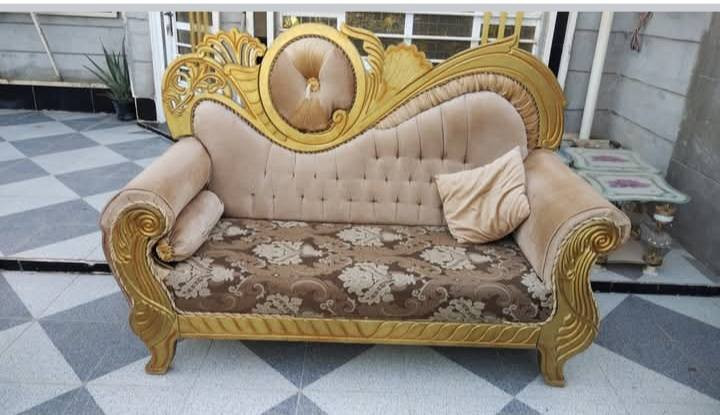 شرط النضافه تخم ١٠  مقاعد ملكي بدون ضرر 
للإستفسار ***********
