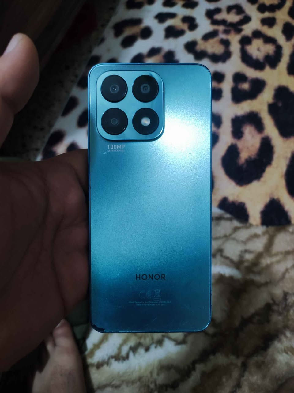 السللم عليكم للبيع جهاز هونر x8a نظيف جداا كارتونة ويا فقط ذاكرة 128 عشوائية 6 الجهاز مبدل شاشة فقط شغالة فول والباقي كله بلادي اتصال نت بصمة مايكات السعر ٧٠ الف  وبي مجال قليل المكان بغداد شارع فلسطين  قرب كنافة القدسي  للاتصال *********** واتساب موجود مااجاوب فيس بغداد, العراق
