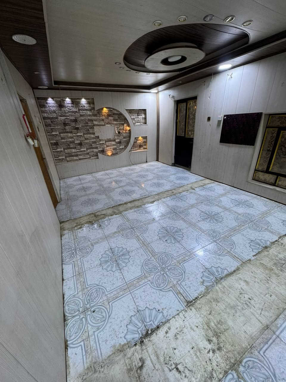 بيت الايجار طابقين جمعيات
يحتوي5غرف صاله ستقبال كراج
اجار900س ***********
