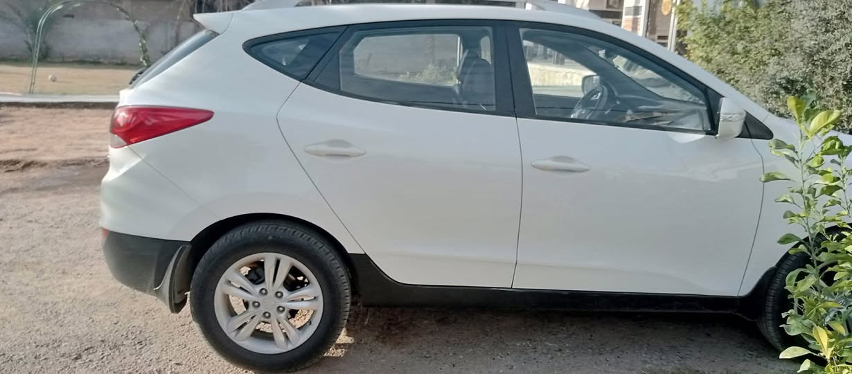 سلام عليكم البيع او مراوس توسان خليجي موديل 2012رقم بغداد دولي فحص هزه جديد سياره فول عده البصمه بنؤوما طكتين
اشاير بل مري 
محرك 2400 وضع شركه بدون فتح ولا صوت 
كير مامفتوح وضع شركه
سبير ما نازل 
سياره مال جناي عله ايد وحده 
كفاله عامه من الصبغ ول تبديل  وفتح بيها بارد بسيط 
السعر 150بيها مجال بسيط حك جيتك سياره جديده حيل
مكاني بغداد 
***********
