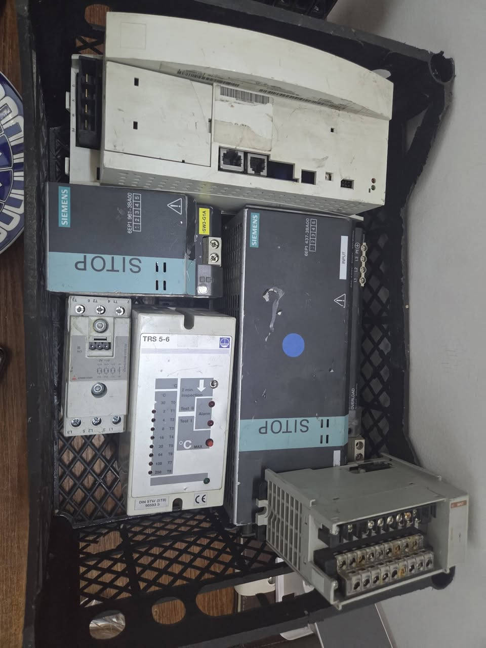 مواد كهرباء للبيع جمله فقط المنشاء الماني ***********
