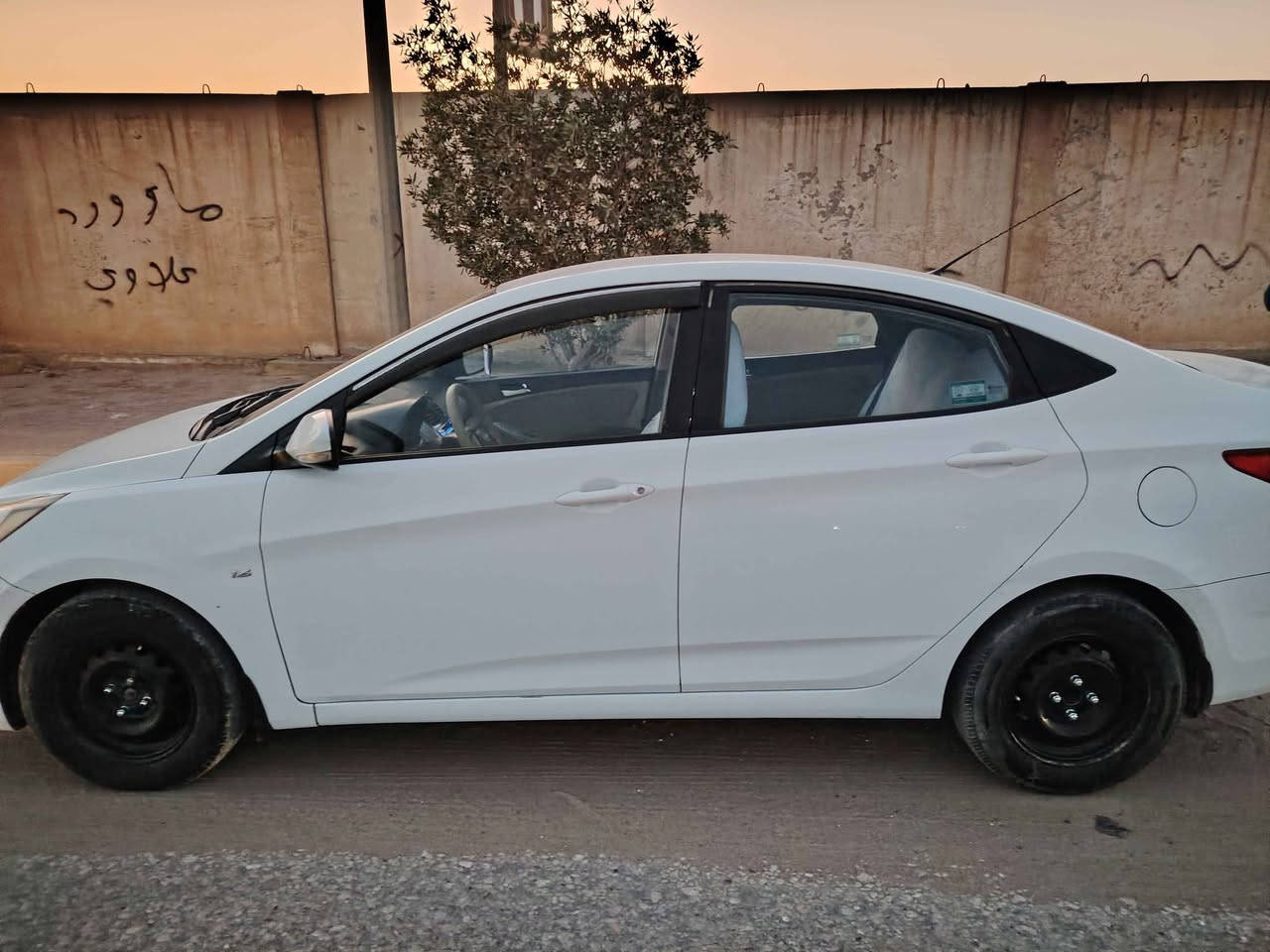 اكسنت ٢٠١١ مكفوله كير مكينه تدفئه تبريد شغال رقم انكليزي سنويه ماصاقطه مكينه ١٦٠٠ سونار موجود بالمنشور مكاني النجف حي ميسان *********** النجف, العراق
