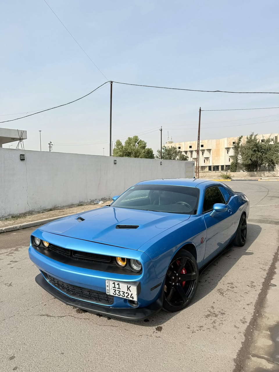 جالنجر لون بحري مميز رقم بغداد
موديل 2016 فول مواصفات ١/١ عدا الفتحة محرك 6 سلندر 
كشنات كهربائي تدفئة تبريد جلد رادارات
السيارة وارد كندي دخول بدون حادث مكفولة من الشواصي واللغود بيها صبغ 3 قطع 
السعر 150$  
للاتصال ***********
مكان السيارة بغداد السيدية تقاطع الدرويش
