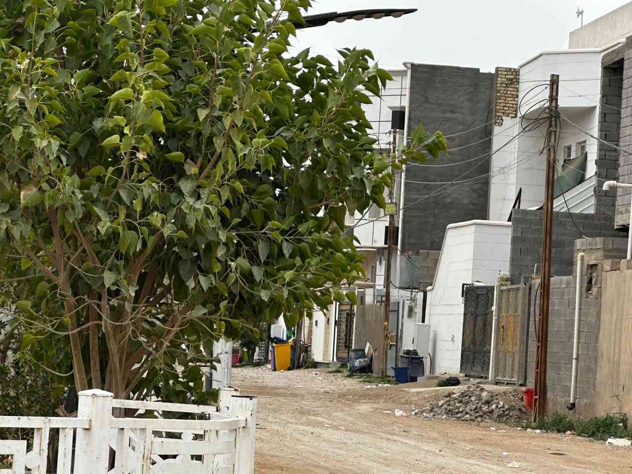 للايجار طابق ثاني معزول تماما
غرفتين نوم 

البيت مساحة ٢٠٠ متر 

بناء جديد 

قريب جدا من أسواق الماس في منطقه الزراعه 

قريب من حديقة عامه 

***********
