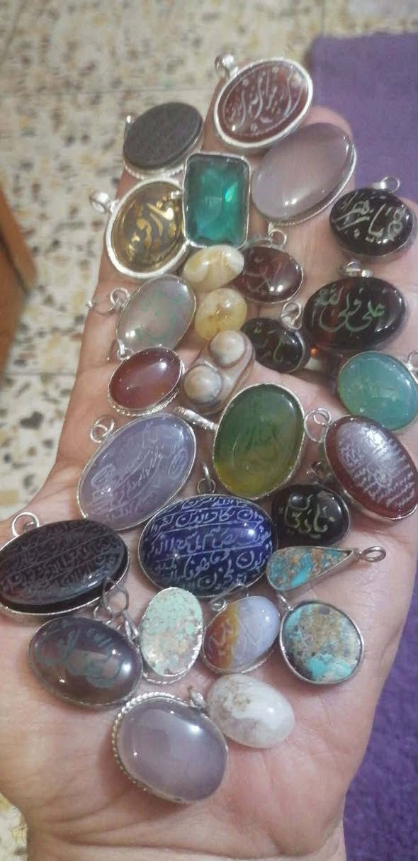 سلام عليكم للبيع احجار عدد 30 جزع وسليماني عطف و سليماني عين صريحة و سنام الجمل و قلادة فيروزي و عقيق مخطوط و شفه وعباس اباد كلهن 50 الف مع التوصيل ما اراوس كيفري, ديالى


**إذا كنت صاحب هذا الإعلان وتريد حذفه لأي سبب، رجاءا أرسل رسالة إلى الدعم الفني**