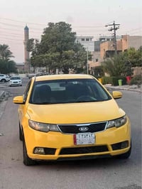 للبيع كيا فورتي 2013 وارد أمريكي حادث بلصندوك بدون دواخل فقط لبدنه الخ...