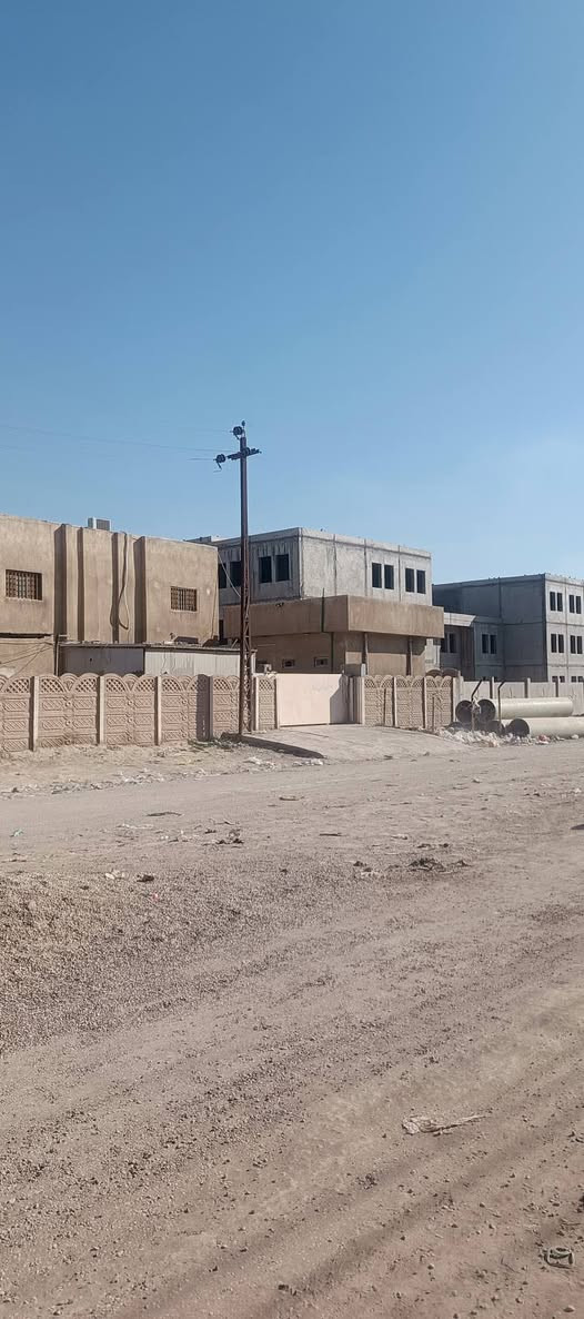 بيت معروض للبيع مساحه 125متر 3طوابق منطقه 17تموز مركز الثوره تحديدن مقابيل مستوصف الزهراء
موقع تجاري متوفر كل شيء مجاوره من محلات تجاريه واسوك كبير وشارع رئيسي الستفسار عله رقم .طابو صرف***********سعره230او بي مجال
