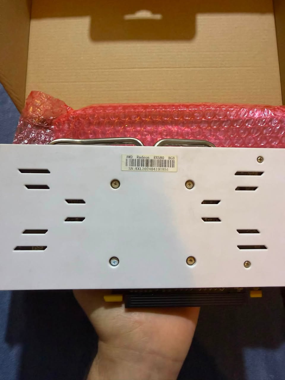 كارت شاشة rx 580 نسخة 8gb النظافة موضحة بالصور للتفاصيل والسعر مراسله الخاص او الواتساب *********** توصيل متوفر لجميع المحافظات المكان بصرة.
