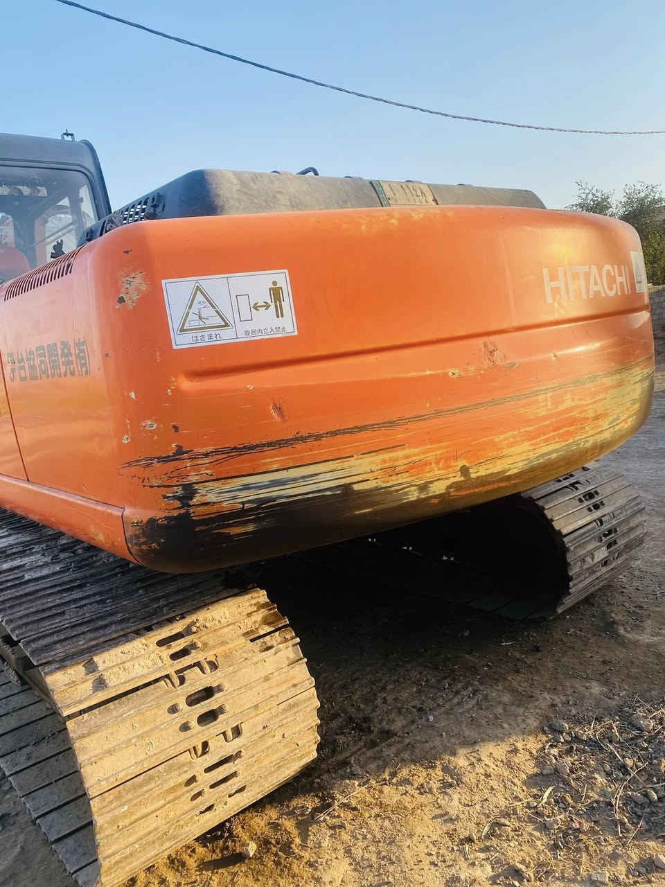 سلام عليكم زت عادي البيع موديل 2001وقم الماني بابل حجم 200Lcجاهزه العمل ***********
