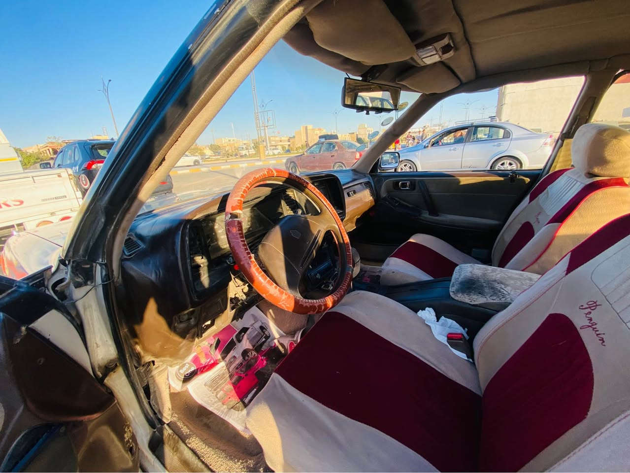 السلام عليكم سيدان 91هارتوب سياره شبه الجيده جاهزه من كلشي راعليها يريد مداور وبل الناصريه يمي 
السعر 42وبي مجال السياره لا عليها غرامات العوان الناصريه التضحيه 
الرقم *********** ناصرية, ذي قار
