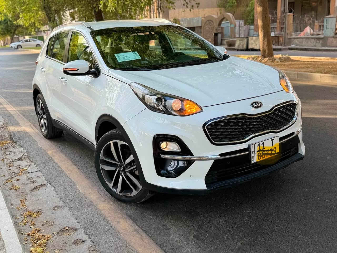 كيا سبورتج 2020
خليجي مكفوله من الصبغ والتبديل و البارد 
رقم بغداد جديد 
مستخدم عداد 38000 Km 
مواصفات  
مكينة 2.0
داخل حمصي
قماره حديد 
شاشة كبيره اصليه 
كامره خلفيه 
اريل نفكيتر 
حساس خلفي 
حساس امامي  
يدات نيكل 
مري كهرباء 
تحكم ستيرن  
تبريد قطعتين 

مكانة بغداد الكراده 
***********
