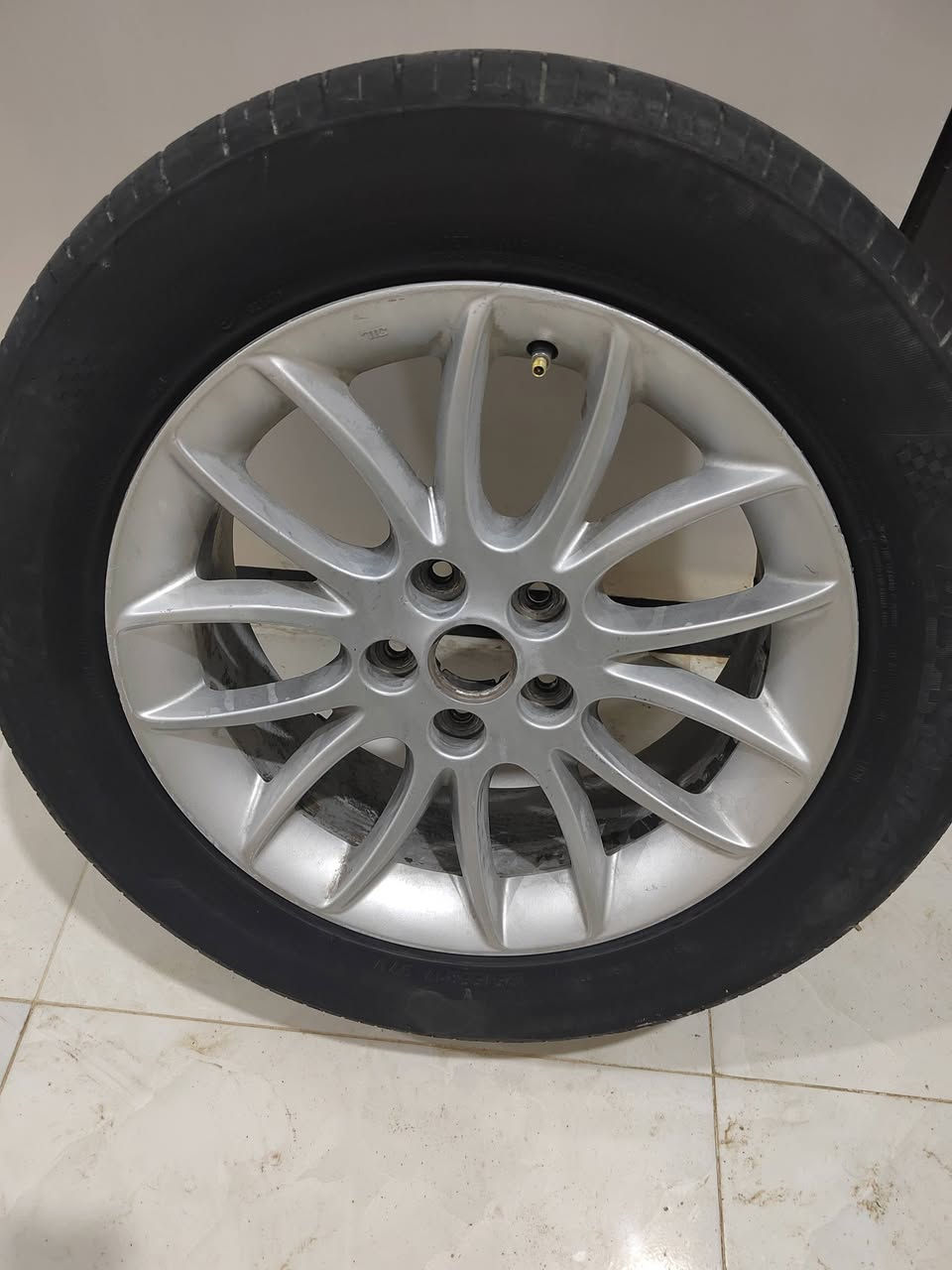 للبيع  ويل كب  حجم  17  ازيرا موديل 15 تايرات  جديدة   مراوس  يرهم  
مكان الديوانية
اتصال ***********واساب
***********
