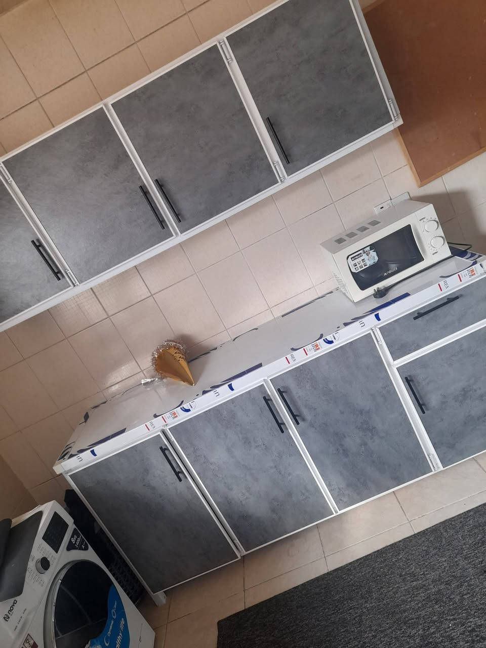 أغراض للبيع بحركه هرشم داخل المجمع ***********
