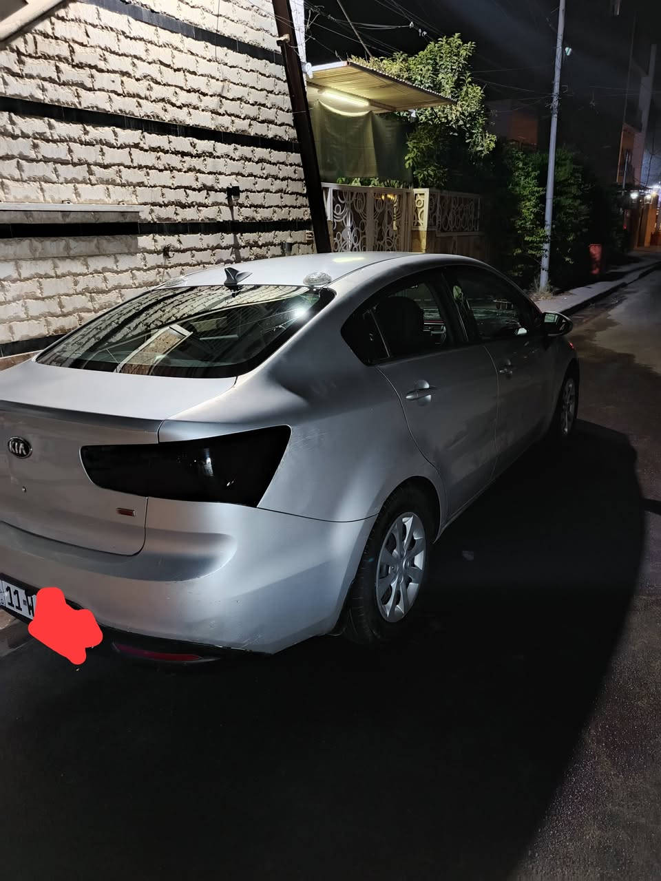 من رخصة الادمن المحترم:
للبيع كيا ريو موديل ٢٠١٤ الون رصاصي حادثها من امريكا جاملغ وبنيد بدون دواخل كير مكينة تبريد صدر نعمة من الله وبيها بارد صفحة الصدر رقم بغداد دولي بيها جراد بلبنيد وقمارة وصندوق واني مغلفهن فابلون مكان السيارة المنصور 
المواصفات:
تحكمات ستيرن 
نظام الايكو 
شاشة وكامرة ذكاء اصطناعي
دشبول ليزري
السعر ٧٨ وبيها مجال للشراي
***********
