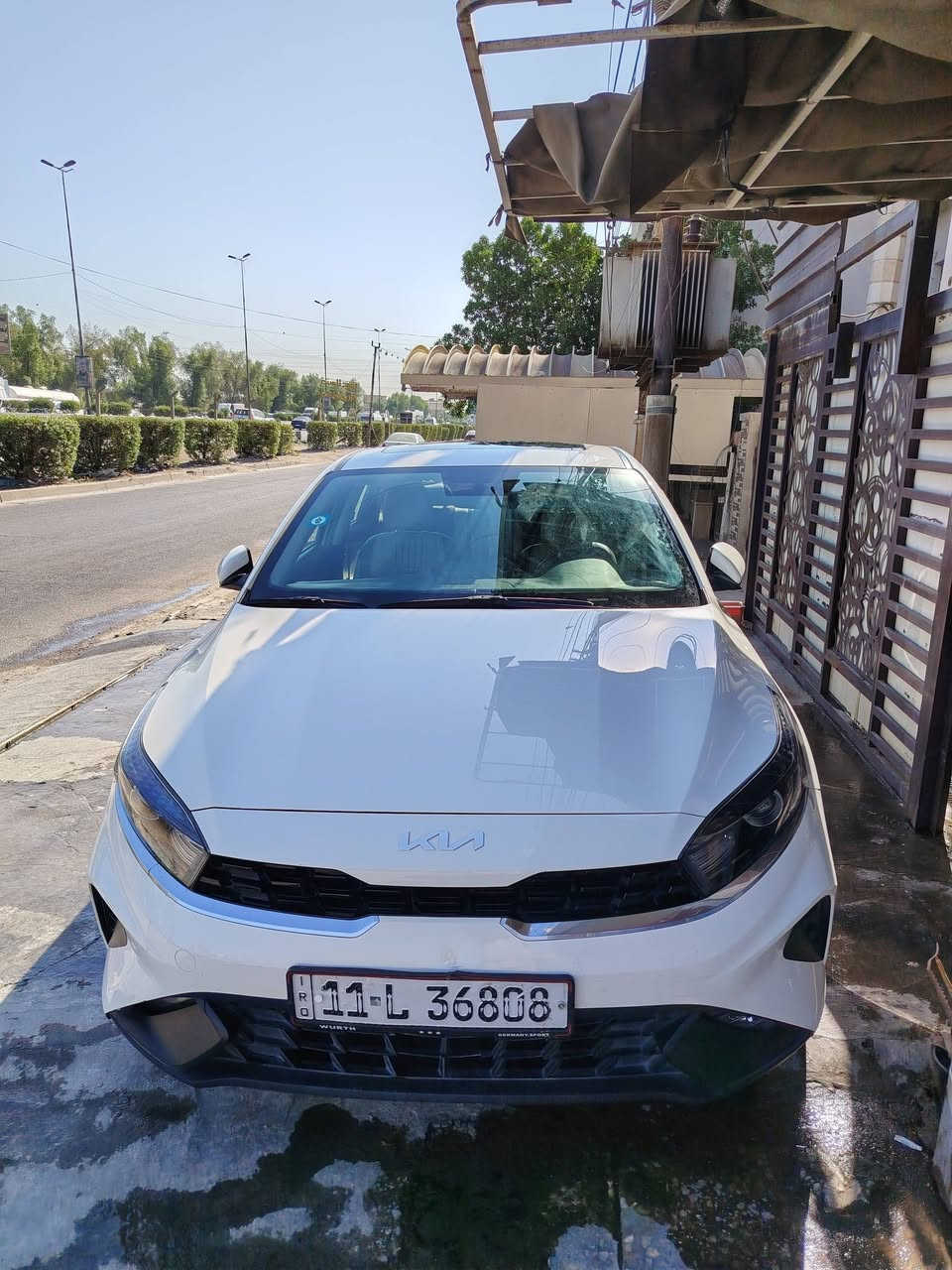 بسم الله الرحمن الرحيم  سيراتو  ٢٠٢٤  مكفولة  كفاله عامه  فتحه  رادارات  كامره  شاشه كبيره   محرك  ٢٠٠٠   مري شفط   حساسات   داخل جلد  ماشيه ٦٦   كيلو   سياره  نضيفه  جدا  رقم بغداد   ***********    بغداد    السعر ١٧٧
