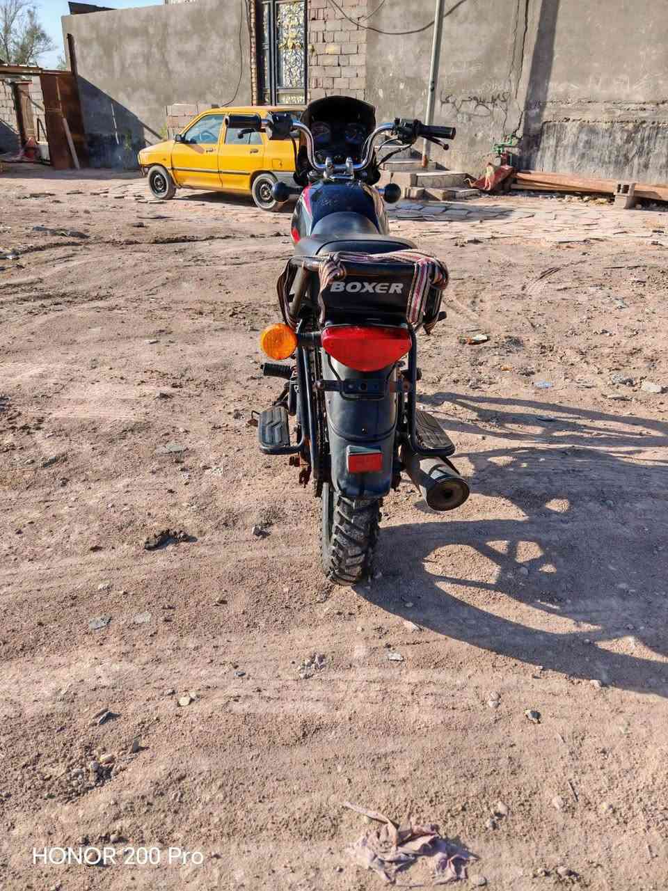 السلام عليكم دراجه بوكسر مديل 20 باسمي تحويل ثاني يوم دراجه مجفته اخوان السعر المطلوب 1400 وبيه مجال ما متواجد ع الفيس بس رصيد ***********
