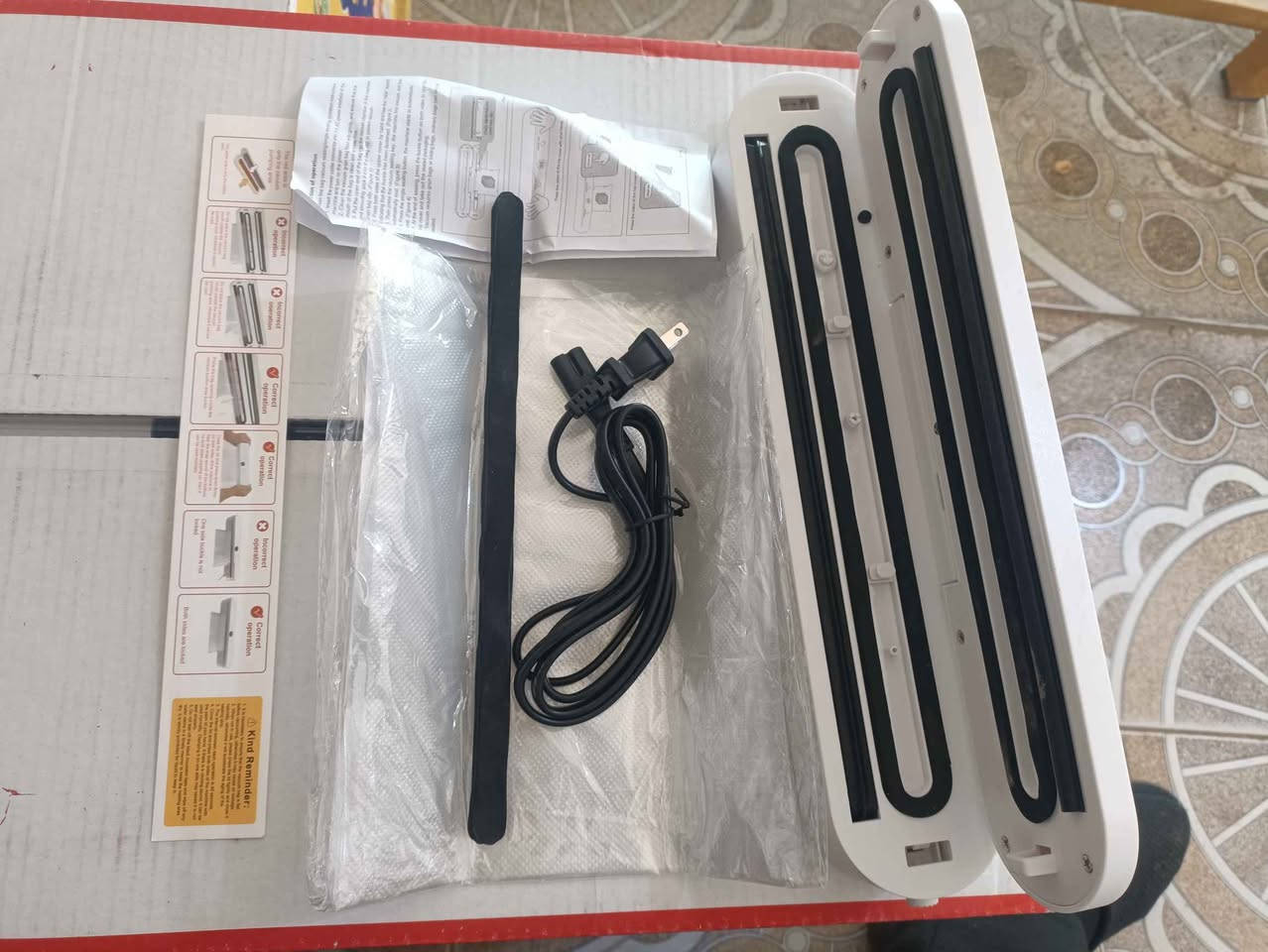 �🥦 ماكينة تفريغ الهواء للأطعمة (Vacuum Sealer)

ودّع تلف الأكل بعد اليوم 👋
هاي الماكينة تحافظ على طعامك طازج وصحي لفترة أطول 👌

🔹 تسحب الهواء بالكامل
🔹 تحافظ على نكهة الأكل وجودته
🔹 مناسبة للحوم، الخضار، الفواكه، وحتى الأكلات المطبوخة
🔹 سهلة الاستخدام وبزر واحد
🔹 تصميم أنيق وحجم عملي للمطبخ

🍽️ توفّر عليك فلوس
⏳ تقلل الهدر
❄️ مثالية للتخزين بالثلاجة والفريزر

السعر / قيم وعلق واخذها بالعافيه 
المكان / ناصريه/ سوق الشيوخ

يوجد خدمة توصيل كافة المحافظات ب5 الاف فقط سوق الشيوخ, ذي قار


**إذا كنت صاحب هذا الإعلان وتريد حذفه لأي سبب، رجاءا أرسل رسالة إلى الدعم الفني**