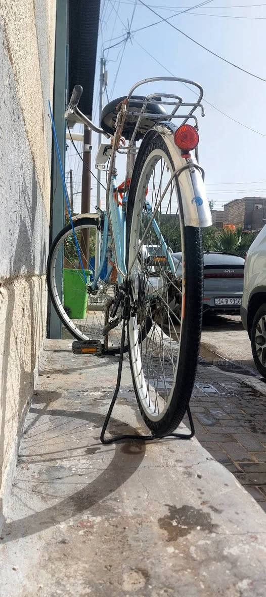 السلام عليكم اخواني بايسكل للبيع بيع مستعجل جدا 
بايسكل حجم ٢٧ الفئه الغنيه عن التعريف شركه بني سونك بايسكل كله على البلاد شرط مامبدل بي شي السعر ٩٠ الف وبي مجال مكاني البصره القبله الرقم للتواصل وتساب او رصيد متوفر ***********
