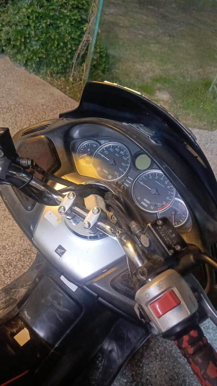 السلام عليكم دراجه 09للبيع مكفوله 7نمر خير من الله محرك مكفول ونضيفه تجي تشوف وتاخد السعر مليون و 50عنوان تاجي جسر مصابيح رقم تلفون ***********
