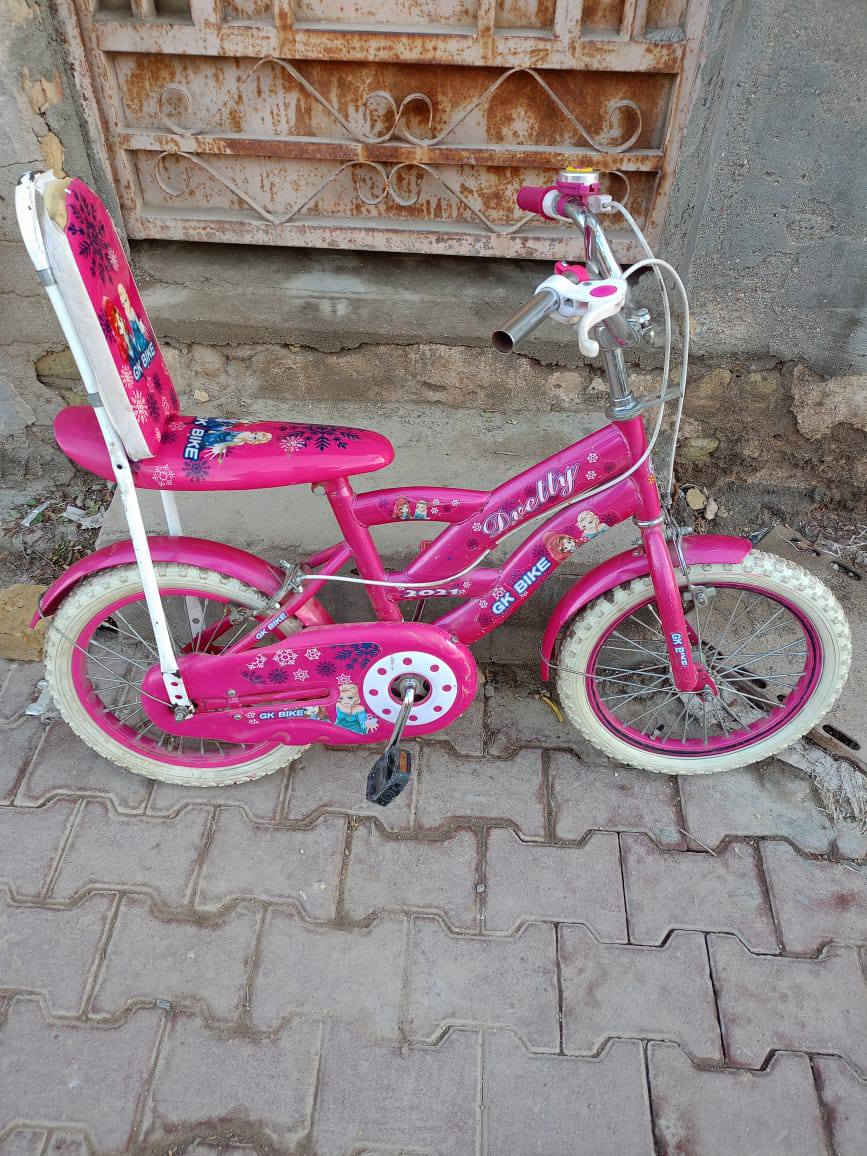 سلام عليكم بايسكم حجم صغير للبيع نضيف و جديد استعمال قليل ما ناقصه  اي شي  مكاني ابو رمانه *********** السعر 35
