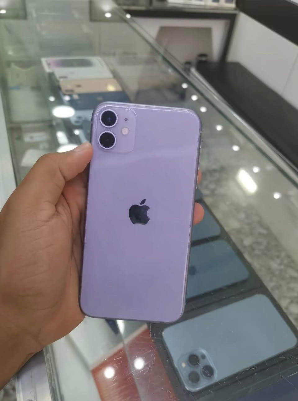 ايفون 11 عادي
64 جيجا 
70 بطاريه 
الجهاز مش مغير وتر بروف نموذج m
معاه حاجته كلها
السعر 6500 نهاية


**إذا كنت صاحب هذا الإعلان وتريد حذفه لأي سبب، رجاءا أرسل رسالة إلى الدعم الفني**